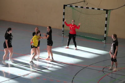Foto des Albums: SHV Oschatz triumphiert 30:20 über HC Großenhain