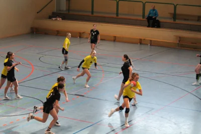 Foto des Albums: SHV Oschatz triumphiert 30:20 über HC Großenhain