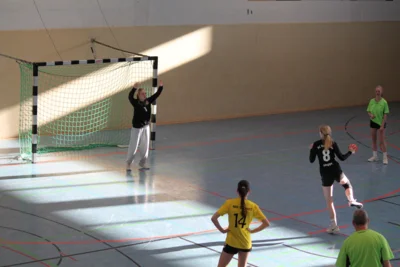 Foto des Albums: SHV Oschatz triumphiert 30:20 über HC Großenhain