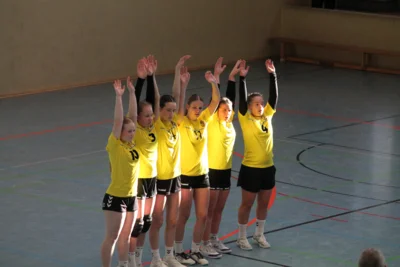 Foto des Albums: SHV Oschatz triumphiert 30:20 über HC Großenhain