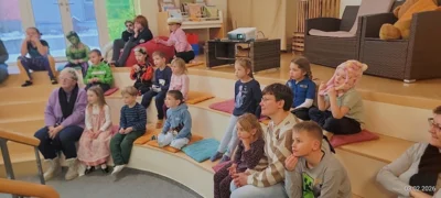 Foto des Albums: Lesenachmittag am laufenden Band