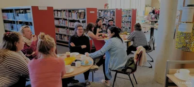 Foto des Albums: Lesenachmittag am laufenden Band