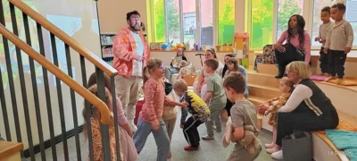 Foto des Albums: Lesenachmittag am laufenden Band