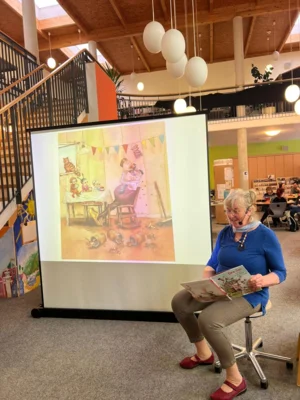 Foto des Albums: Lesenachmittag am laufenden Band