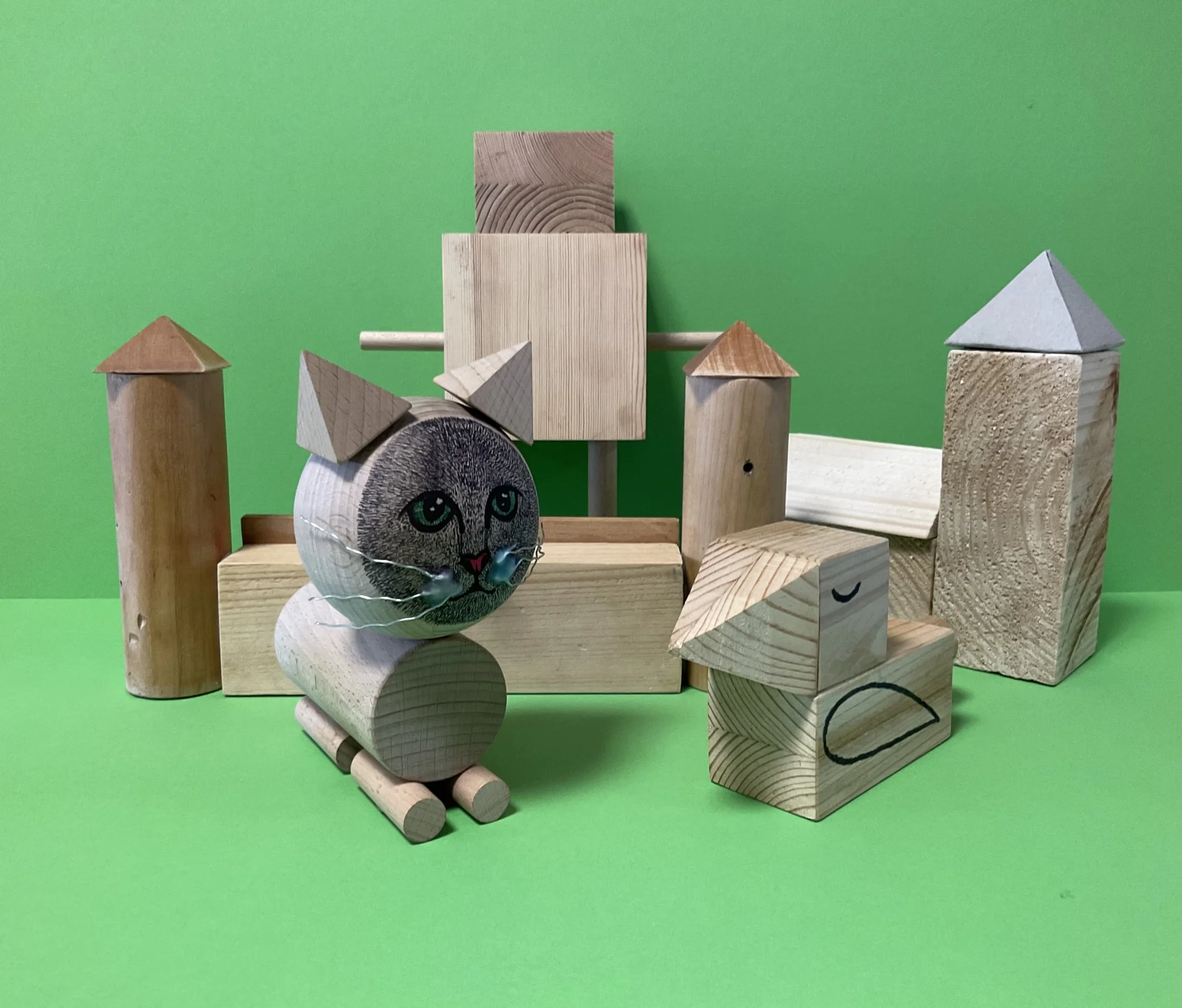 Bild: Mit Holz arbeiten sie gefühlt schon ein Schülerleben lang: Leonie, Lennox, Alexander, Kilian und Carlo.