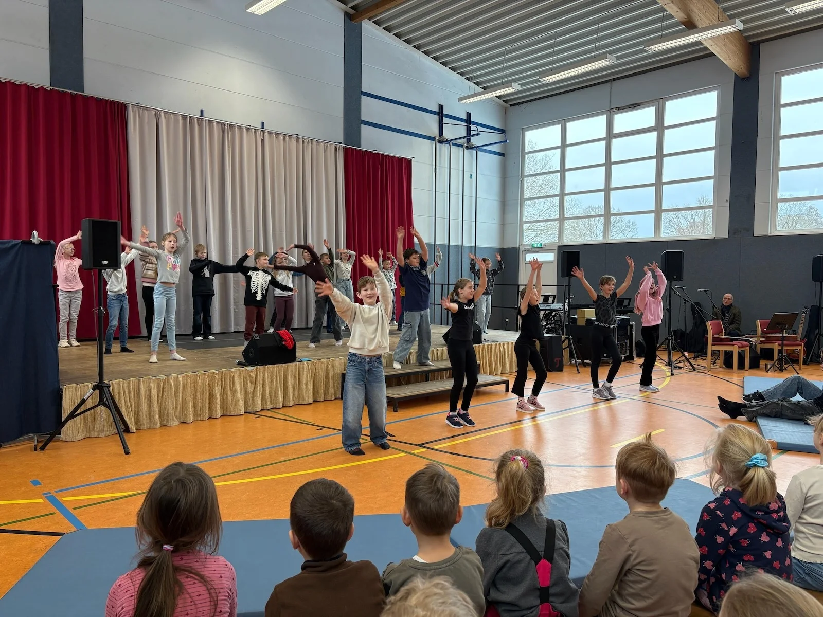 Bild: Klasse 4 Tanz aus dem Musikunterricht