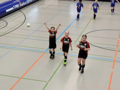 Foto des Albums: F-Juniorinnen zum Turnier in Dresden