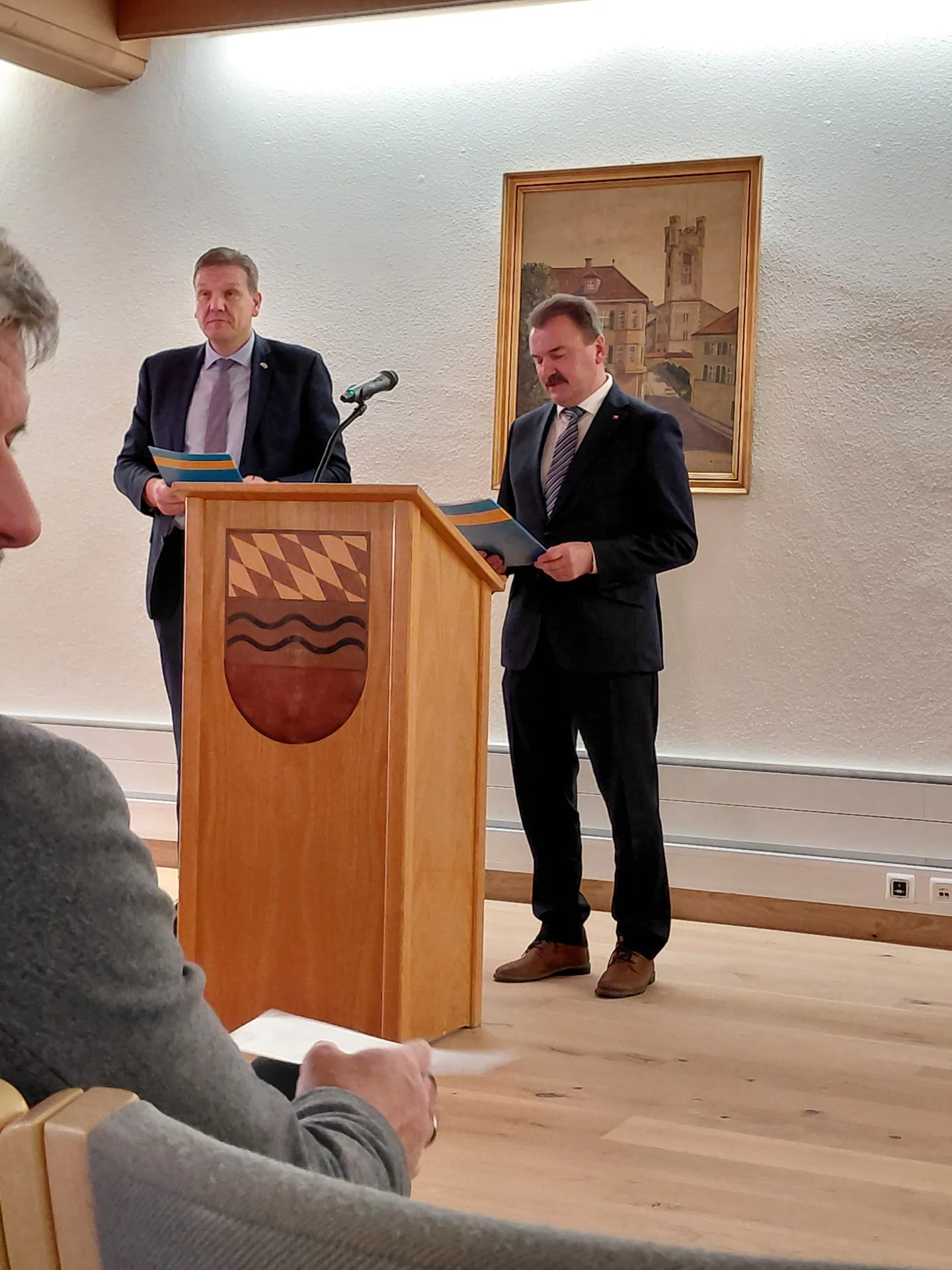 Bild: Steffen Hoertler und Pavel Horava von der Partei KDU-CSL