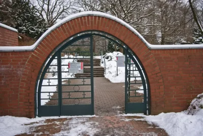 Stadtfriedhof St&ouml;cken - Freudenthal Stra&szlig;e  (Bild vergr&ouml;&szlig;ern)
