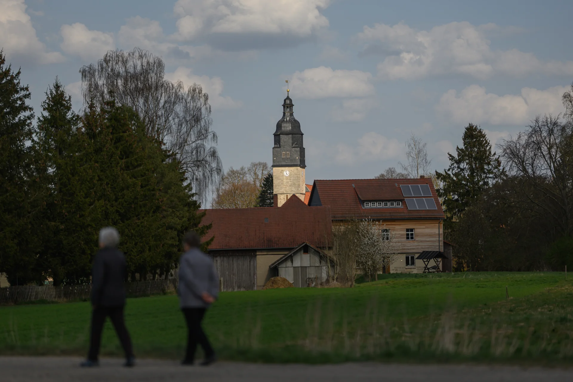 Bild : Kirche Abenddämmerung_04.25