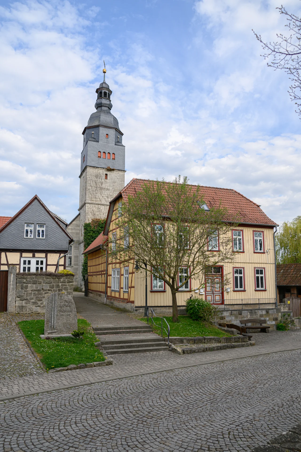 Bild : Kirche_04.25