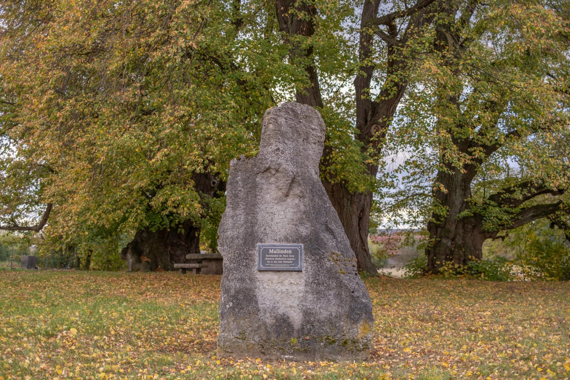 Bild : Ma(h)llinden_Gedenkstein_10.25