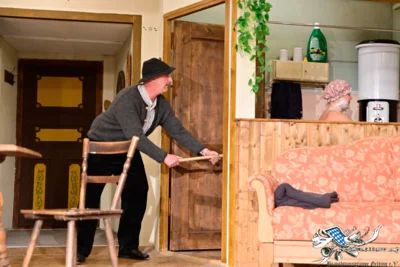 Theater BRG 2025 Drei H&uuml;hner und oa Gockl-70067 