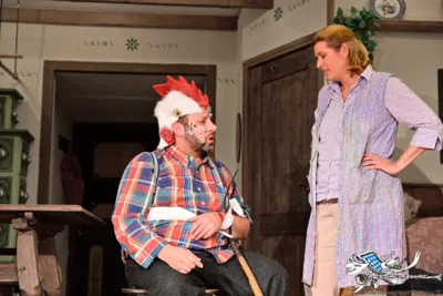 Theater BRG 2025 Drei H&uuml;hner und oa Gockl-70108 
