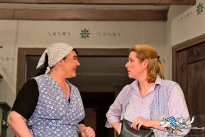 Theater BRG 2025 Drei H&uuml;hner und oa Gockl-79997 