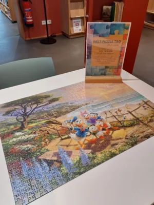 Aktion zum Internationalen Puzzletag  (Bild vergr&ouml;&szlig;ern)