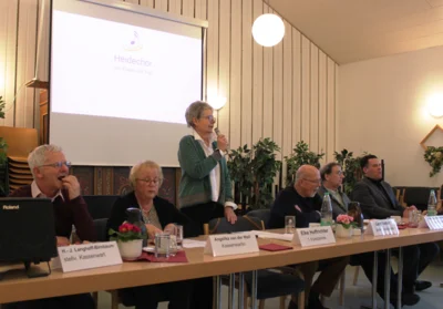 Die Vorsitzende bei ihrem Jahresberricht 
