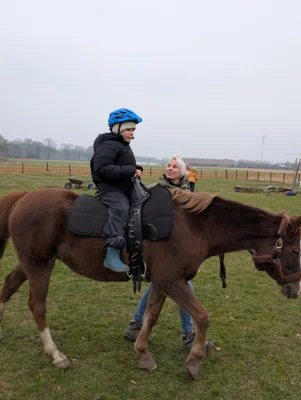 Foto des Albums: Spende der Bürgerstiftung für das therapeutische Reiten