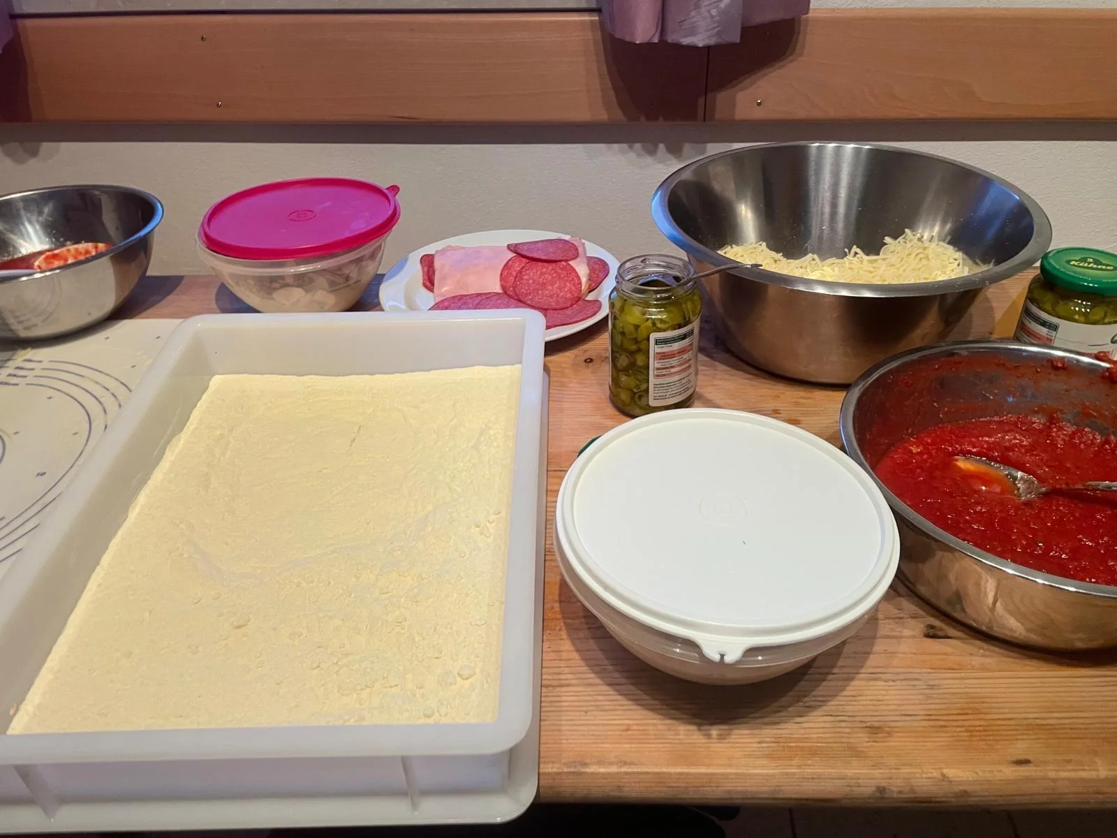 Bild: Pizzabäcker stehen bereit