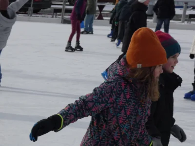 Foto des Albums: Klassen 3b, 3c und 3d - Eislaufen - Februar 2026