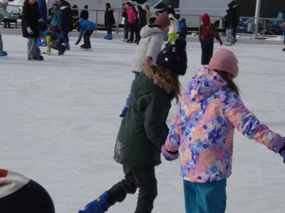 Foto des Albums: Klassen 3b, 3c und 3d - Eislaufen - Februar 2026