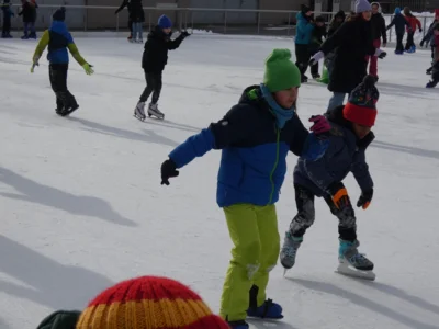 Foto des Albums: Klassen 3b, 3c und 3d - Eislaufen - Februar 2026