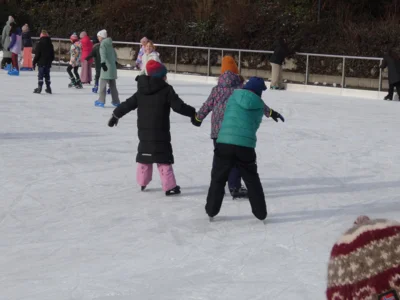 Foto des Albums: Klassen 3b, 3c und 3d - Eislaufen - Februar 2026