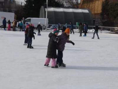 Foto des Albums: Klassen 3b, 3c und 3d - Eislaufen - Februar 2026