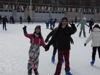 Foto des Albums: Klassen 3b, 3c und 3d - Eislaufen - Februar 2026