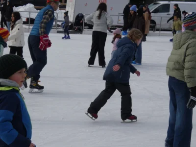 Foto des Albums: Klassen 3b, 3c und 3d - Eislaufen - Februar 2026