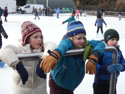 Foto des Albums: Klassen 3b, 3c und 3d - Eislaufen - Februar 2026