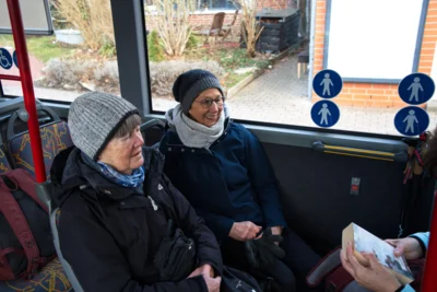 Bus ab Lauenau  (Bild vergr&ouml;&szlig;ern)