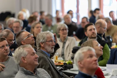 G&auml;ste im Saal 