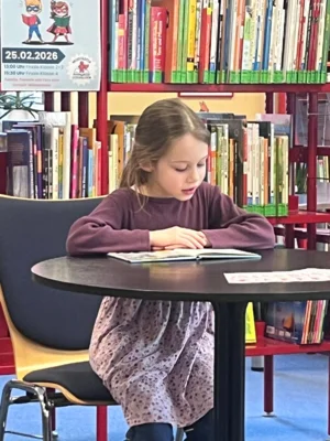Foto des Albums: Vorlesewettbewerb - Zwei Mal Platz 1 für unsere Schule