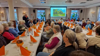 Vortrag zum Streuobstwiesen-Projekt  (Bild vergr&ouml;&szlig;ern)