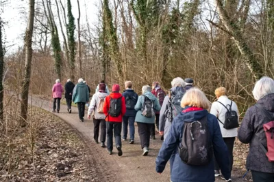 Wandern in Lahe  (Bild vergr&ouml;&szlig;ern)