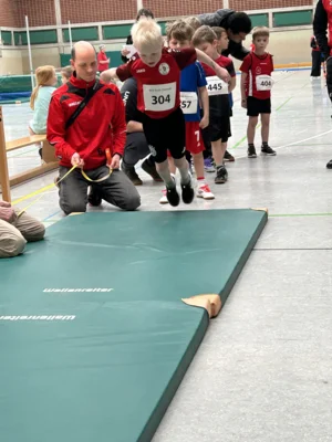 2026-02-28-Hallen-Kreismeisterschaften 2026-1-Nael Hennecke-kl014  (Bild vergr&ouml;&szlig;ern)