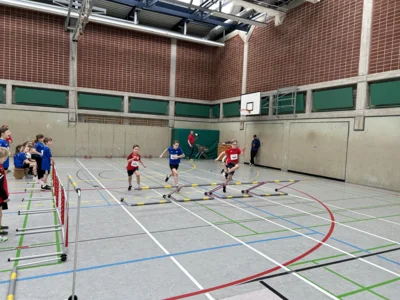 2026-02-28-Hallen-Kreismeisterschaften 2026-11- Ben-Kuca Bahn 1-kl007  (Bild vergr&ouml;&szlig;ern)