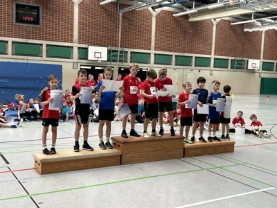 2026-02-28-Hallen-Kreismeisterschaften 2026-18- Siegerehrung U12-kl012  (Bild vergr&ouml;&szlig;ern)