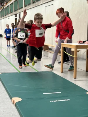 2026-02-28-Hallen-Kreismeisterschaften 2026-2-Klemens W&auml;chter-kl001  (Bild vergr&ouml;&szlig;ern)