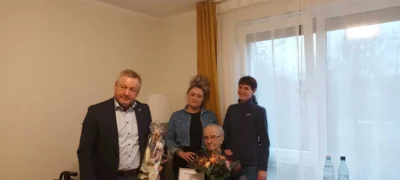 Der B&uuml;rgermeister gratuliert 