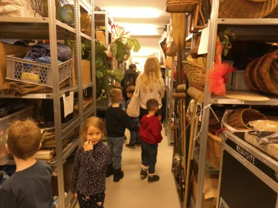 Im Requisitenraum konnte man sich fast verlaufen.  (Bild vergr&ouml;&szlig;ern)