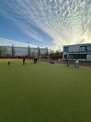 Foto des Albums: Erstes Spiel auf dem Sportplatz