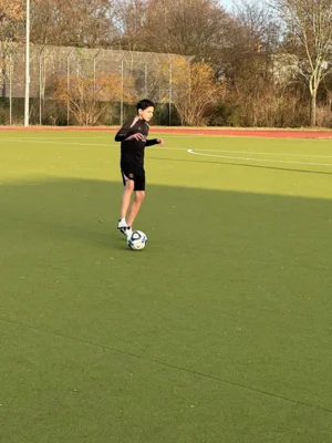 Foto des Albums: Erstes Spiel auf dem Sportplatz
