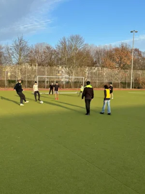 Foto des Albums: Erstes Spiel auf dem Sportplatz