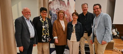 von links: Harry Reimer, Film- und Fotofreunde Eschweiler, Sabine Verheyen, MdEP, Sonja Essers, Demokratiewerkstatt, Andrea Wolff Europaverein, Stephan L&ouml;hmann, Vorsitzender des Ausschuss f&uuml;r Kultur der Stadt Eschweiler, Patrick Haas, B&uuml;rgermeister der Stadt Stolberg  (Bild vergr&ouml;&szlig;ern)