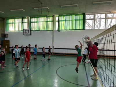 2026-03-06-volleyball-kids6  (Bild vergr&ouml;&szlig;ern)
