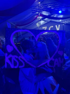 Foto des Albums: 41. Session - KissCam