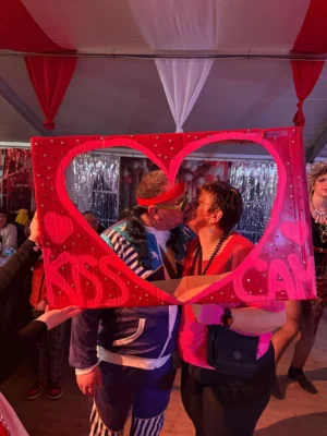 Foto des Albums: 41. Session - KissCam