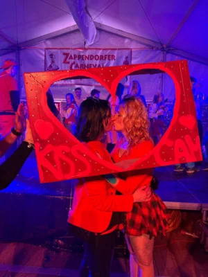 Foto des Albums: 41. Session - KissCam